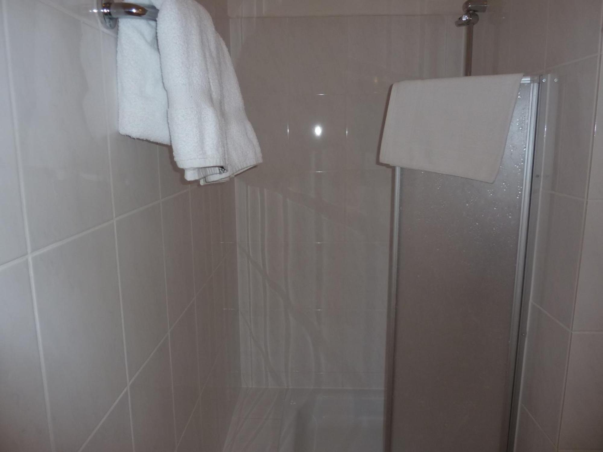 Relax Hotel Жак Офенбах Екстериор снимка
