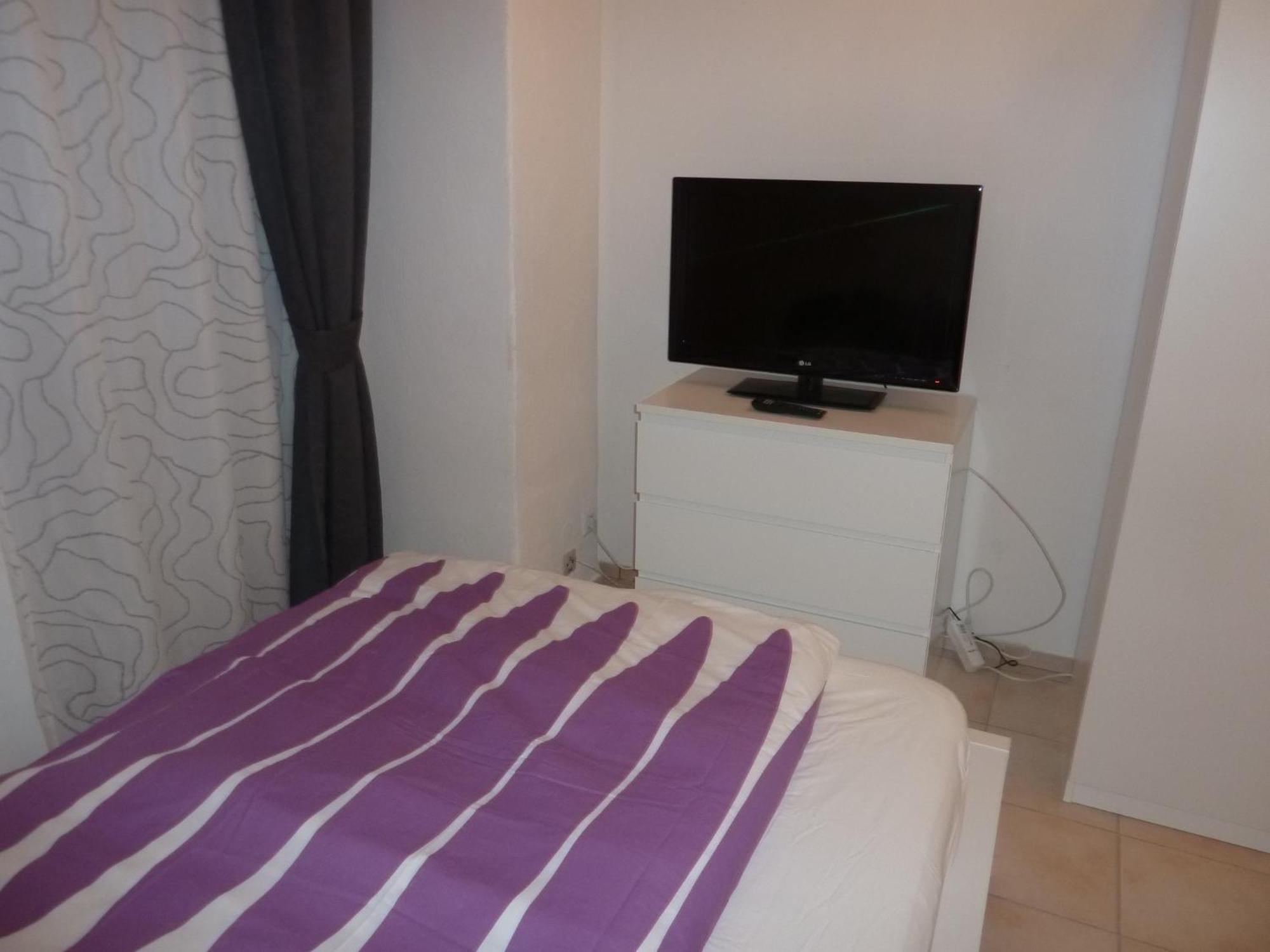 Relax Hotel Жак Офенбах Екстериор снимка
