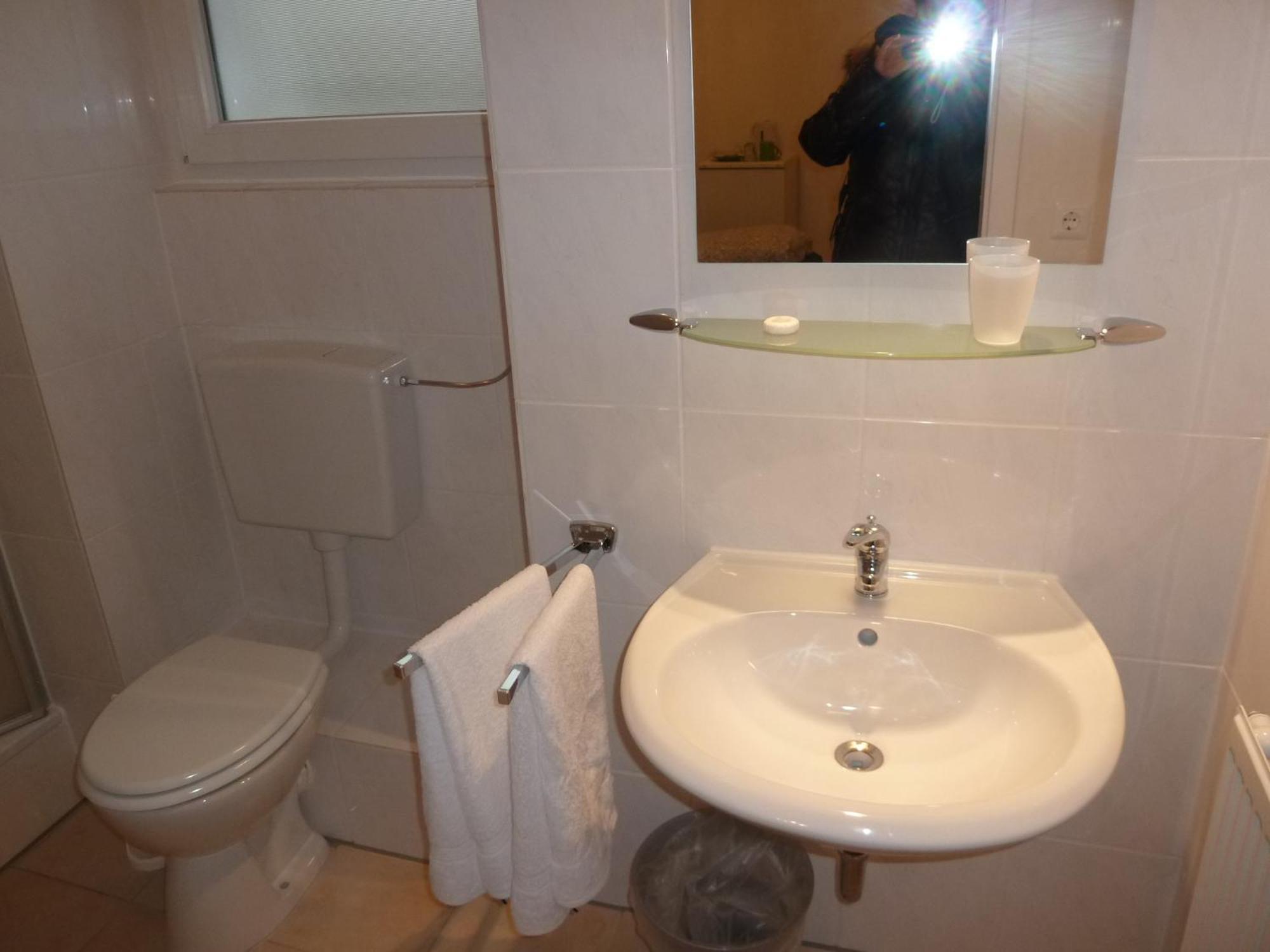 Relax Hotel Жак Офенбах Екстериор снимка